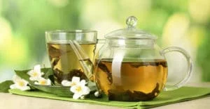 Yeşil Çay: Faydaları ve Yan Etkileri