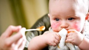 Besin alerjisi olan bebek