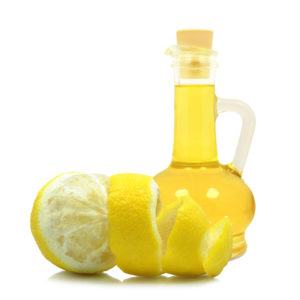 Limon yağı cam şişede