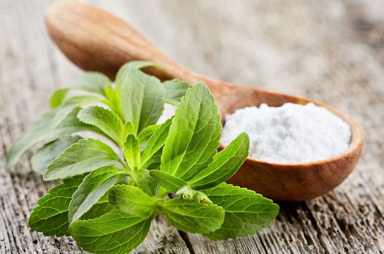 Stevia Bitkisi Nedir? Stevia Çeşitleri, Kullanımı, Faydaları ve Yan Etkileri