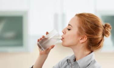 3 Günlük Su Orucu Nedir? Nasıl Yapılır? Faydaları ve Zararları Nelerdir?