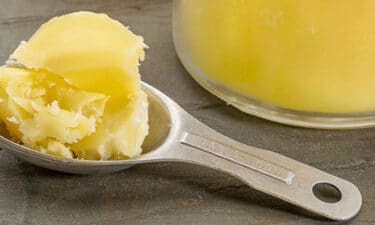Ghee yapımı kavanoz demir kaşık