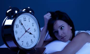 Uykusuzluk (İnsomnia) Belirtileri ve Nedenleri: Uykusuzluk Nasıl Giderilir?