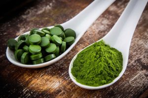 Spirulina Nedir? Süper Besin Spirulina’nın 17 Sağlık Faydası ve Zararları