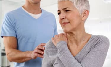 Osteoporoz Belirtileri ve Nedenleri? Kemik Erimesi Tedavisi Doğal Yollar